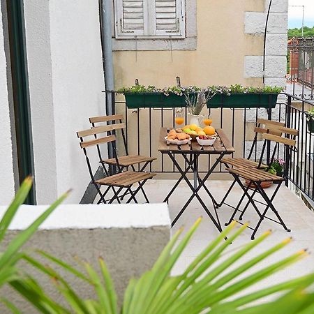 Apartment D & Studio L Dobrinj Kültér fotó