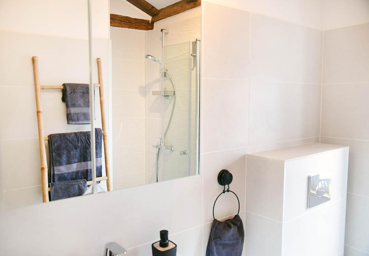 Apartment D & Studio L Dobrinj Kültér fotó