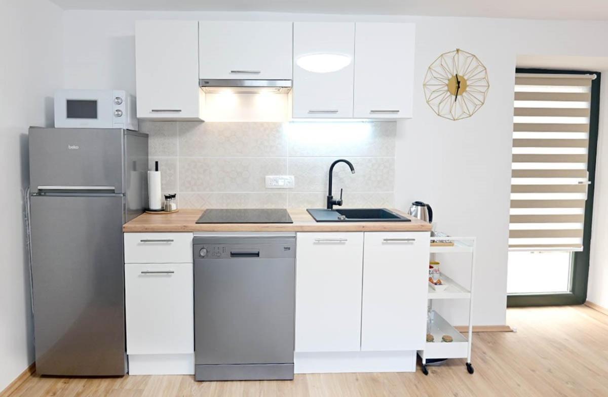 Apartment D & Studio L Dobrinj Kültér fotó