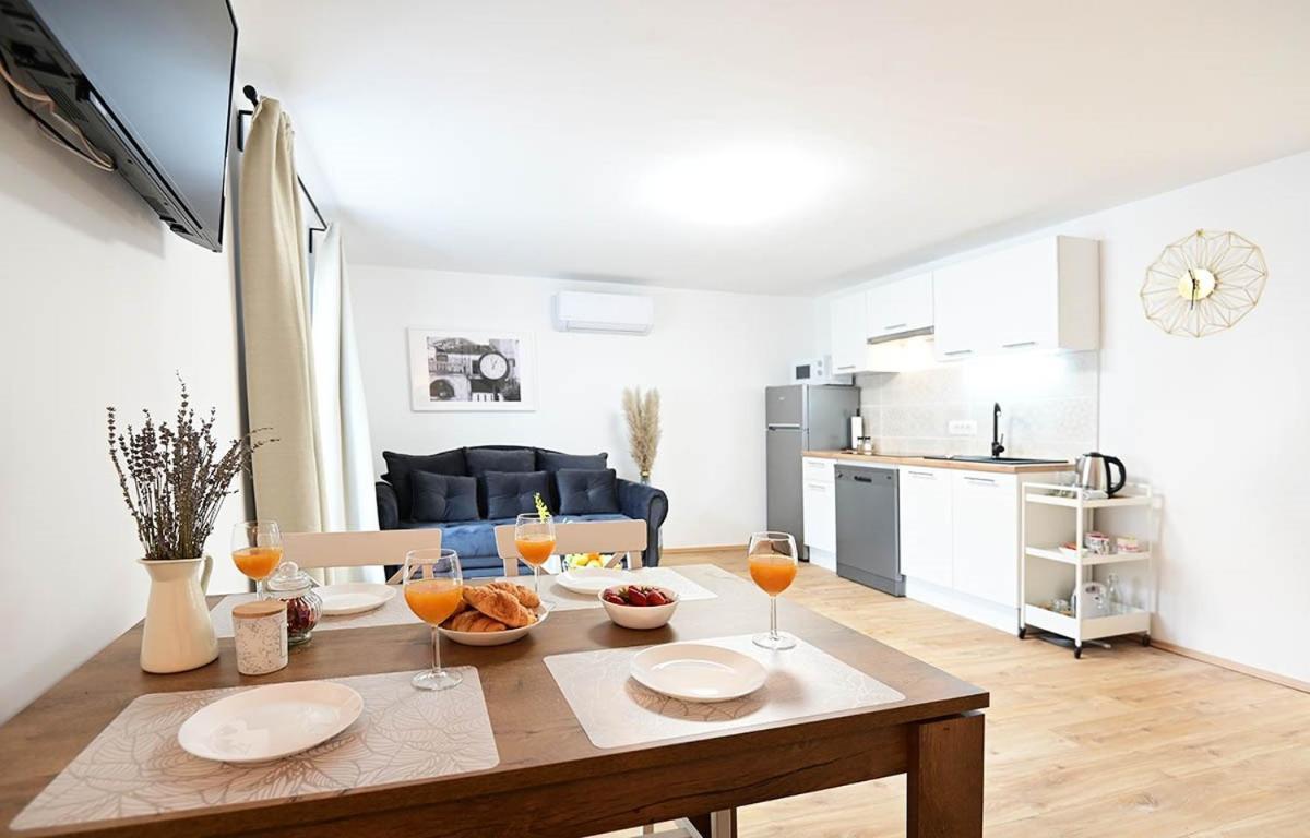 Apartment D & Studio L Dobrinj Kültér fotó