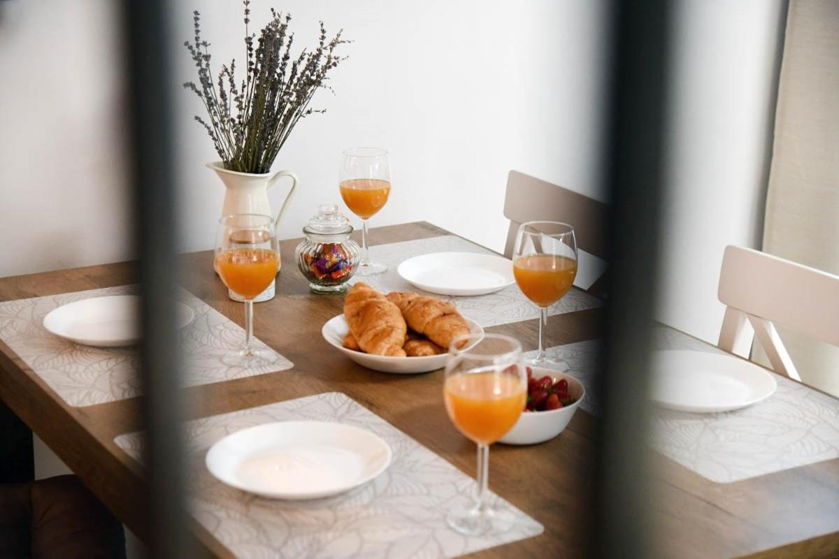 Apartment D & Studio L Dobrinj Kültér fotó