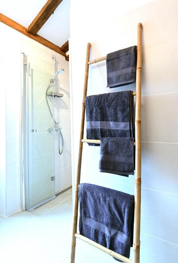 Apartment D & Studio L Dobrinj Kültér fotó