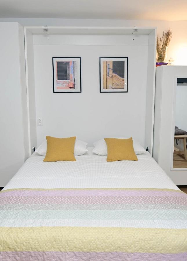 Apartment D & Studio L Dobrinj Kültér fotó