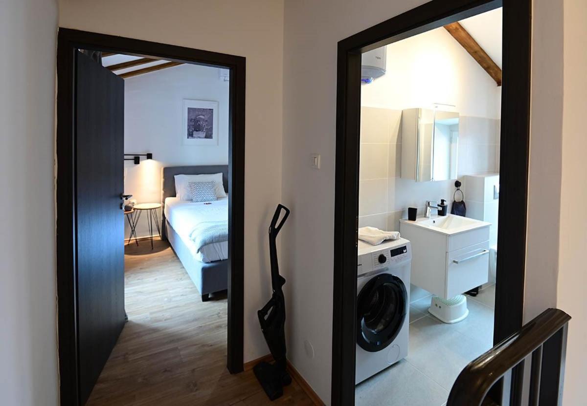 Apartment D & Studio L Dobrinj Kültér fotó